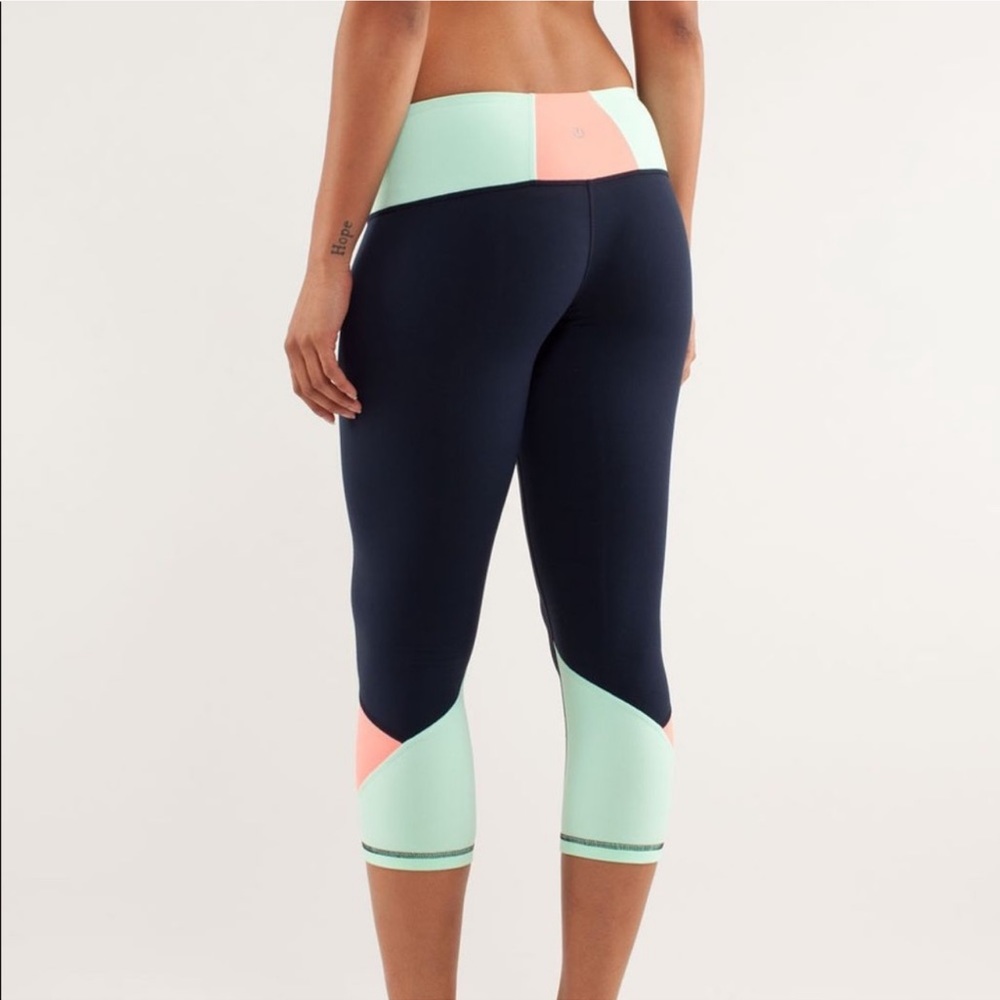 Lululemon Embody crop